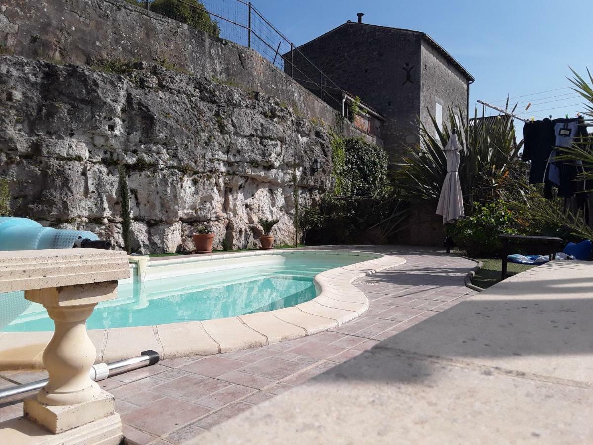 La Maison De L'Aubepin Saint-Savinien Zewnętrze zdjęcie
